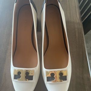 Tory Burch Cream and Black pumps
